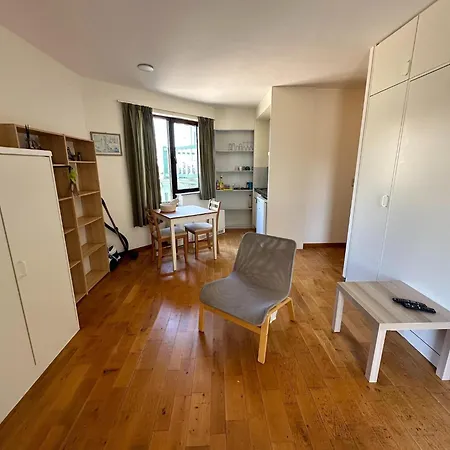 In Near Beach Apartment