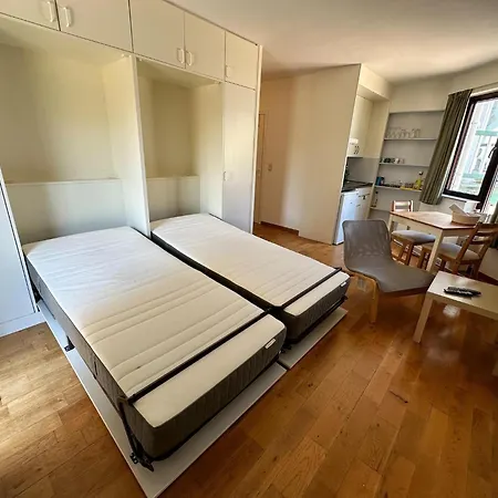 In Near Beach Apartment *
