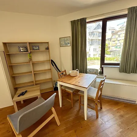 Apartment In Near Beach